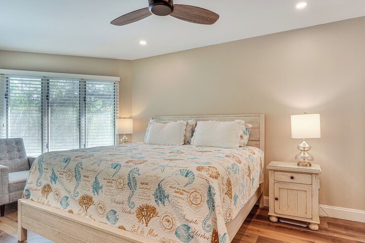 Blissful Kiawah Island Escape: Walk to the Beach!