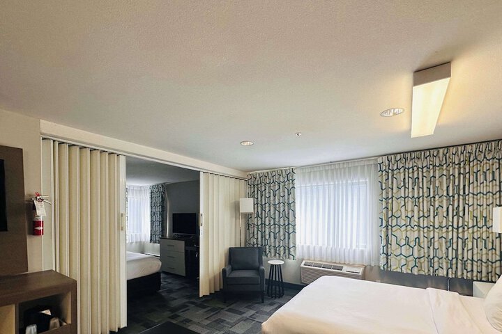 Room 34 of 53