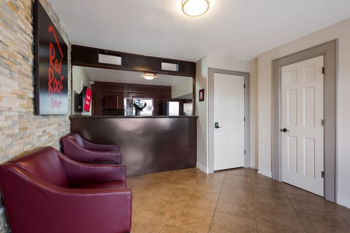 Red Roof Inn Madisonville
