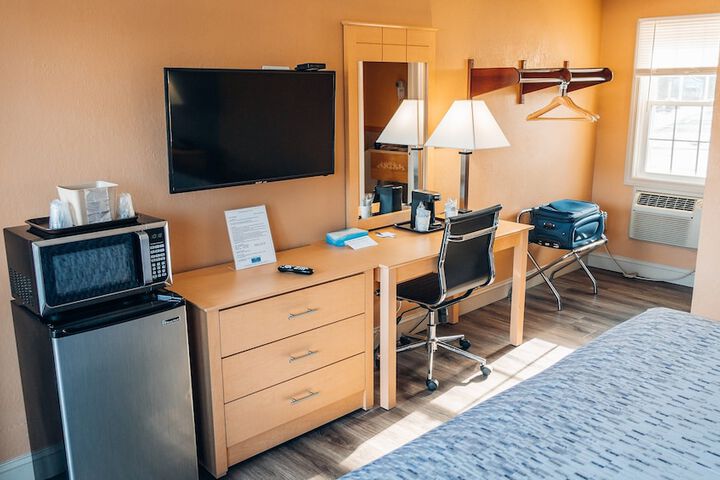 Room 27 of 54
