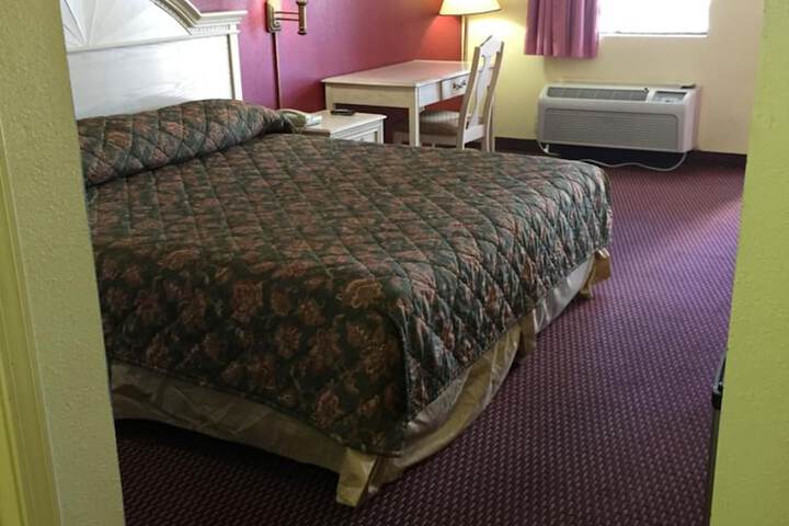 Room 9 of 34