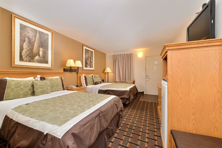Room 6 of 14