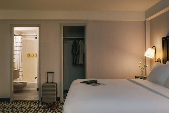 Room 21 of 46