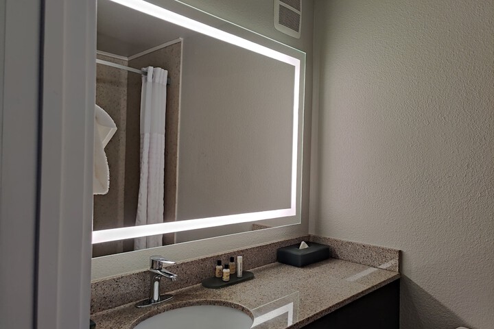 Room 15 of 37