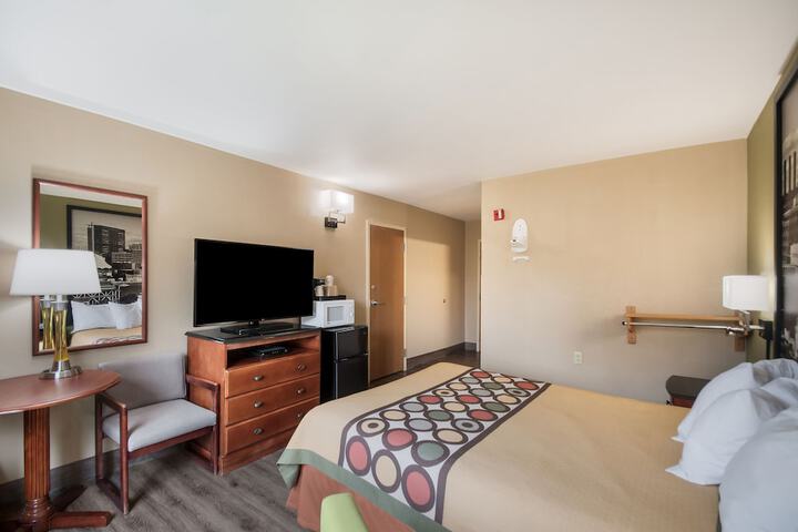 Room 13 of 21