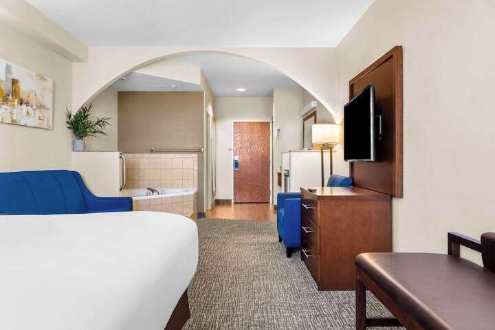 Room 15 of 37