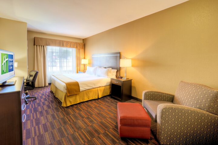 Room 10 of 34