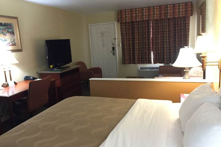 Room 17 of 39