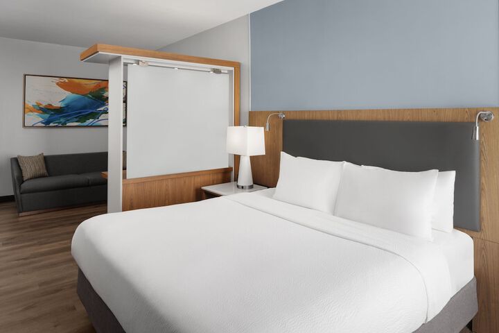 Room 18 of 32