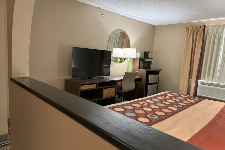 Room 19 of 35