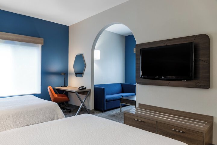 Room 44 of 64