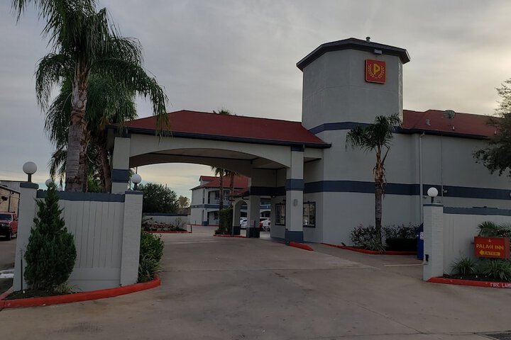 Hotel 10 of 53