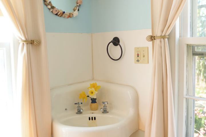The Scranton Seahorse Inn