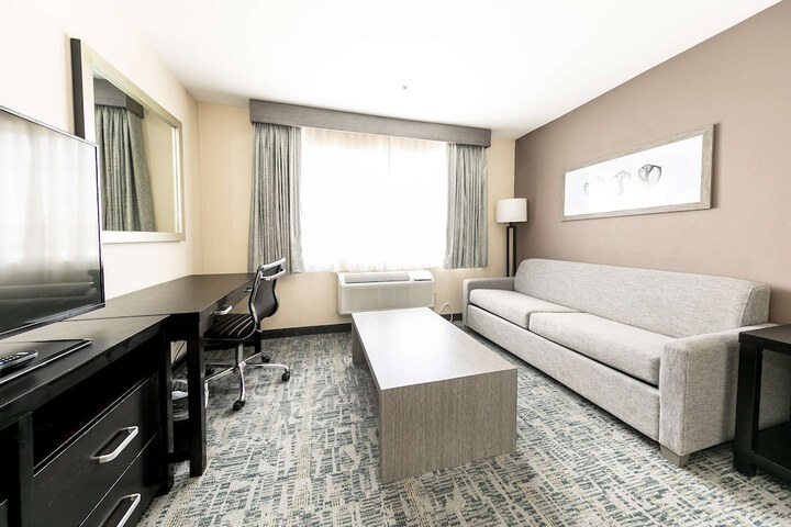 Room 36 of 43