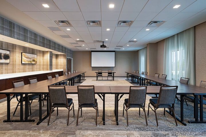 Courtyard by Marriott Dallas Grand Prairie