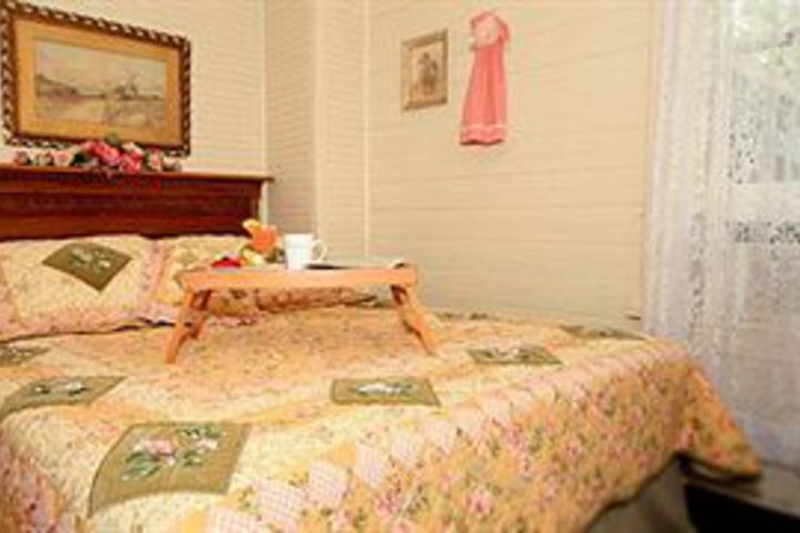 Spicer Castle Inn & Restaurant