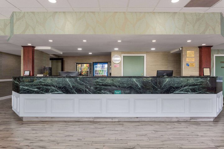 Ramada by Wyndham Altamonte Springs Near I-4