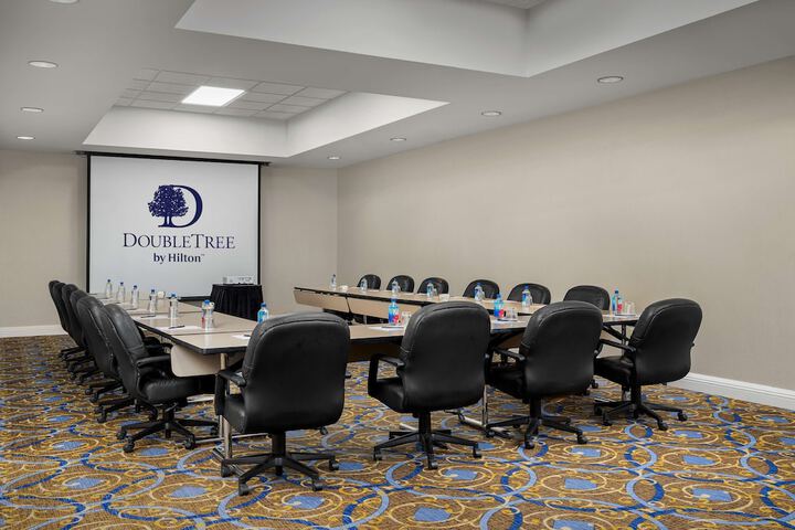 DoubleTree by Hilton Chicago OHare Airport - Rosemont