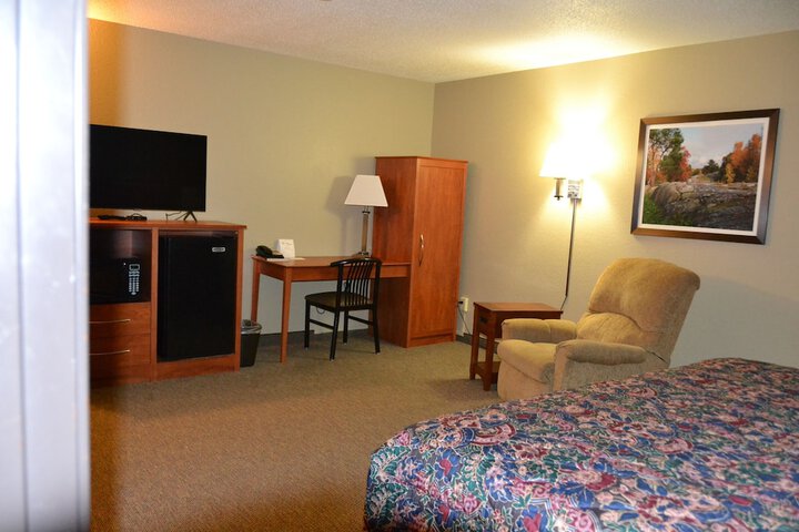 Room 8 of 28