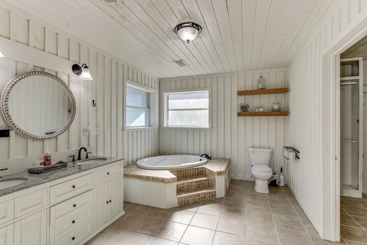 Tranquil Gantt Lake Home w / Deck & Patio!