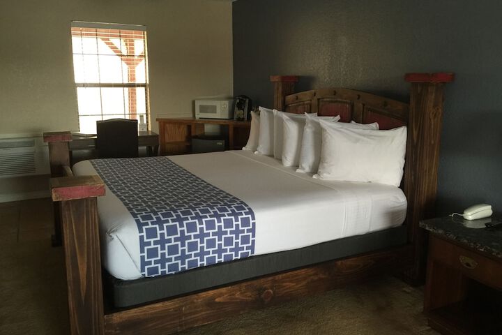 Room 7 of 19