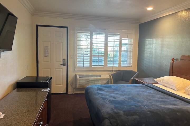 Room 20 of 28