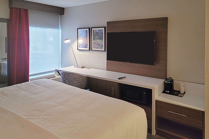 Room 38 of 108