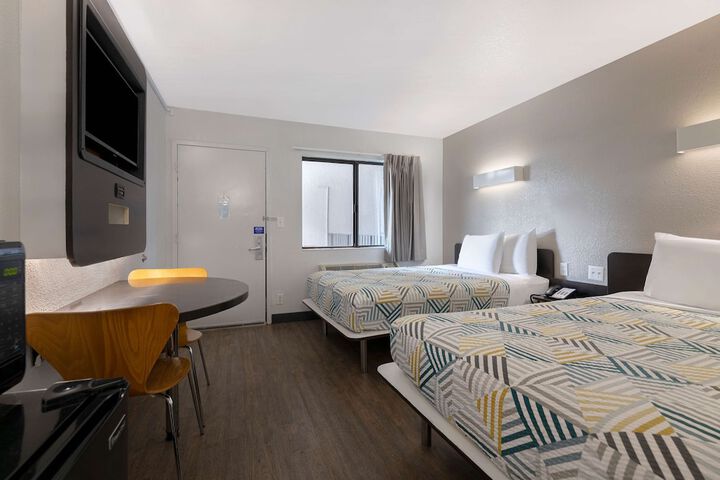 Room 15 of 35