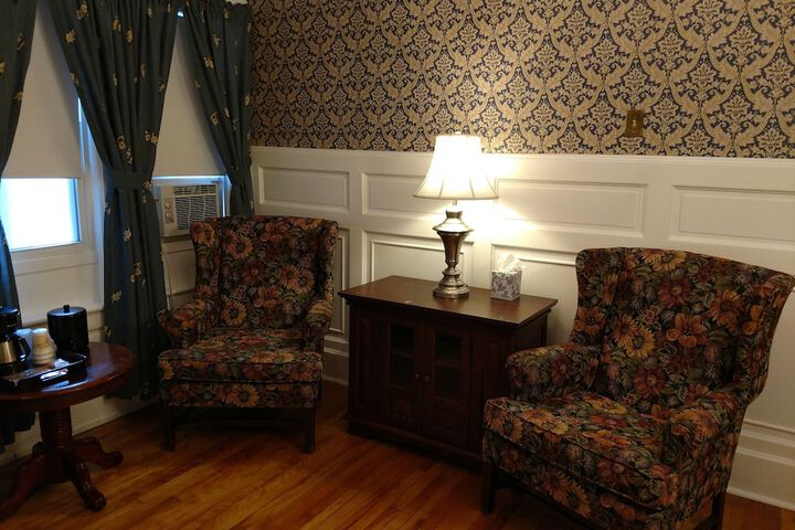 Room 32 of 50
