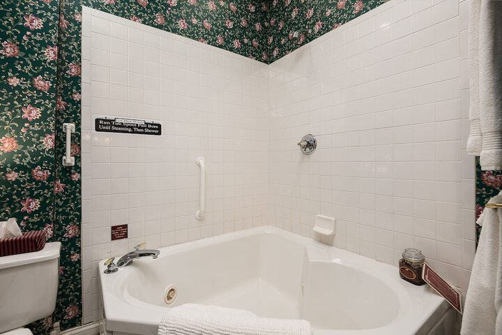 Room 41 of 62