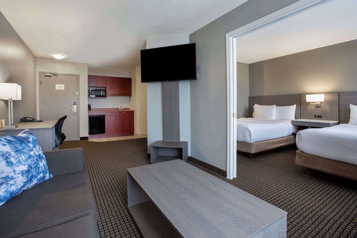 Room 8 of 63