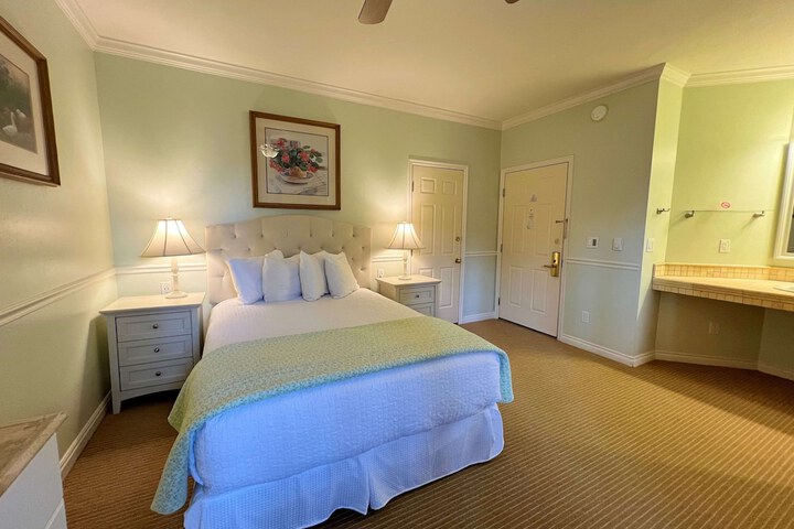 Room 40 of 46