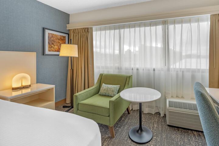DoubleTree by Hilton Spokane City Center