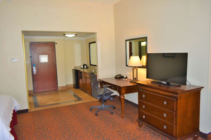 Room 23 of 34