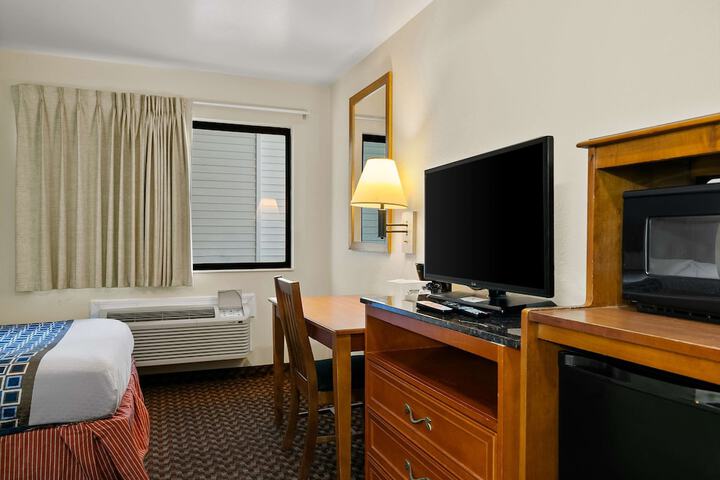 Room 15 of 41