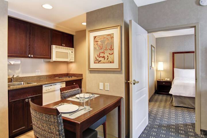Homewood Suites by Hilton Toronto Oakville