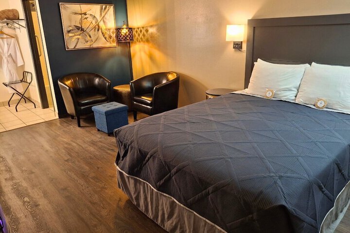 Shady Acre Inn and Suites
