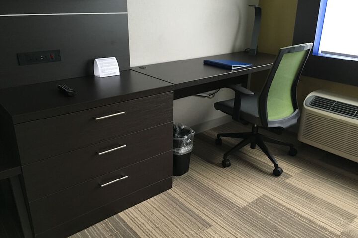 Room 20 of 35