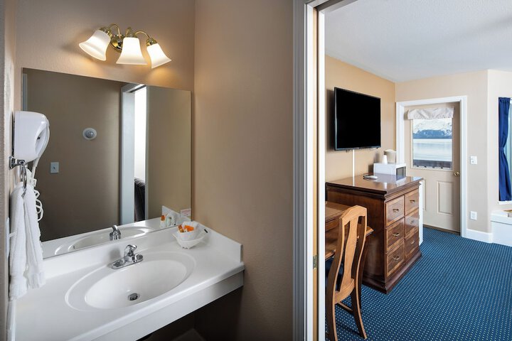Room 132 of 183
