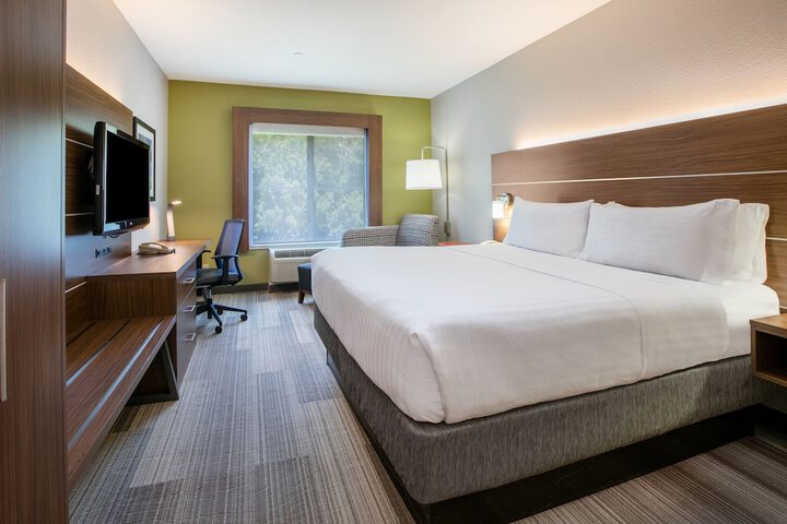 Room 35 of 51