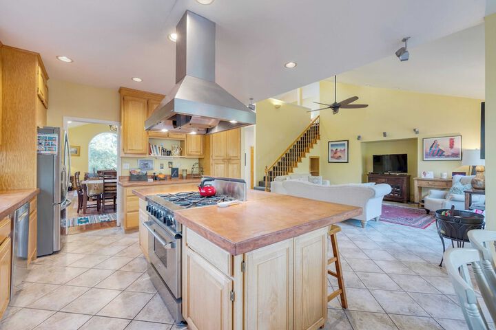 Valley of the Moon by Avantstay Tranquil Escape Large Yard w / Hot Tub & Fire Pit
