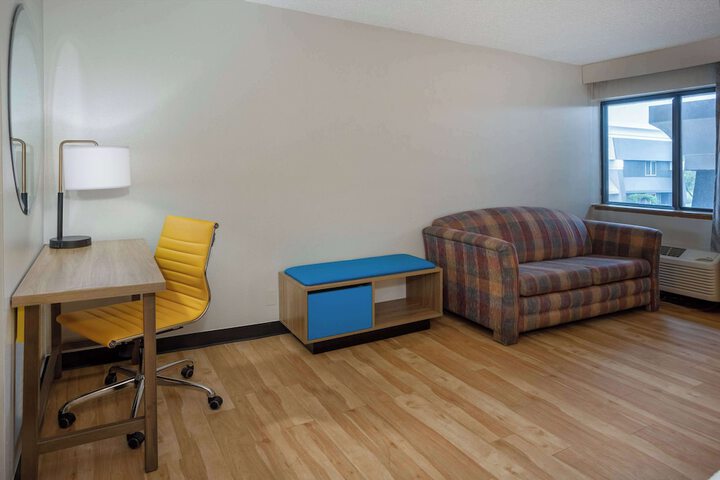 Days Inn by Wyndham Pleasant Prairie Kenosha
