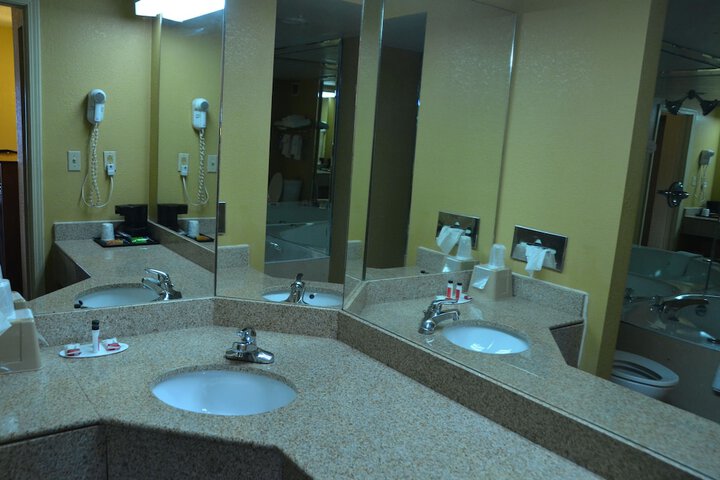 Room 17 of 31