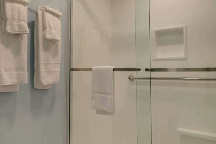 Room 104 of 131