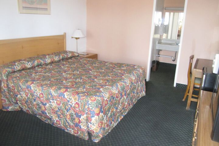 Room 48 of 80