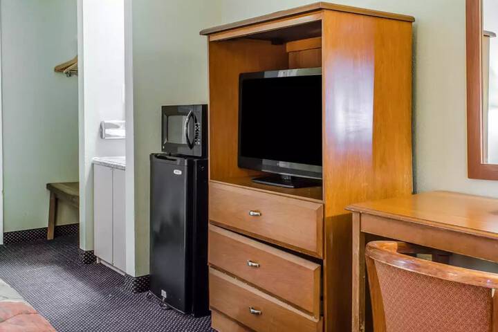Room 15 of 32