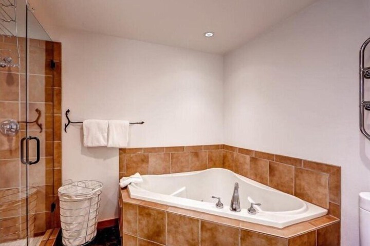 Premier 2 Bedroom Ski in Ski out Vacation Rental at the Timbers With the Best Access to Skiing in Keystone