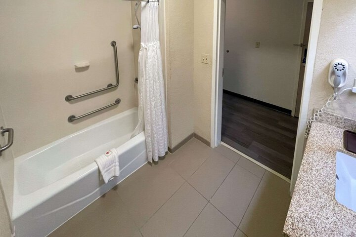 Room 118 of 141