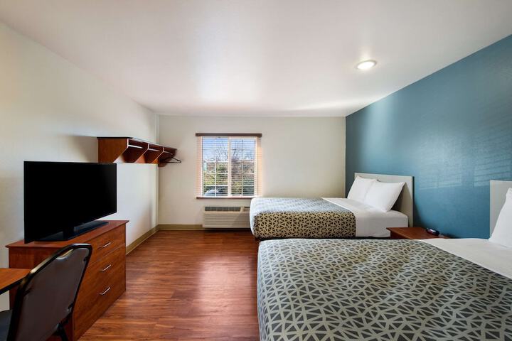 Room 27 of 37