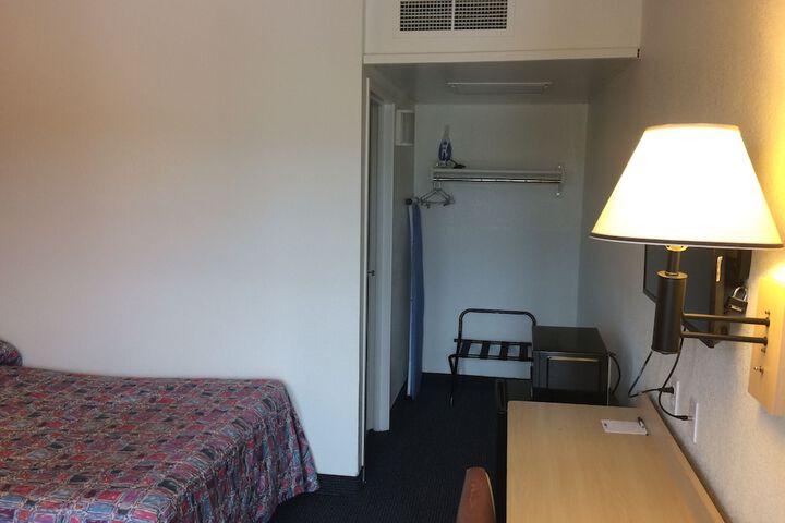 Room 14 of 35